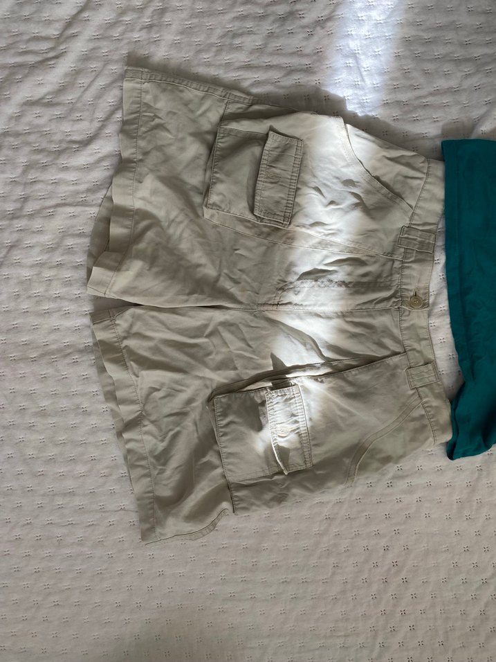 BDG Bermuda Çok Cepli Bej Şort - Görsel 2