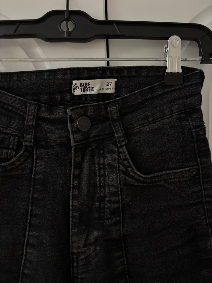 Kadın Siyah Bağcıklı Midi Kot Pantolon - Görsel 3