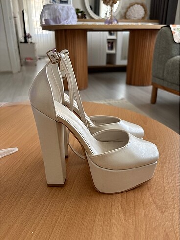 Topuklu ayakkabı - Görsel 2