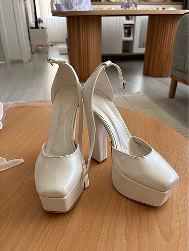 Topuklu ayakkabı - Görsel 3