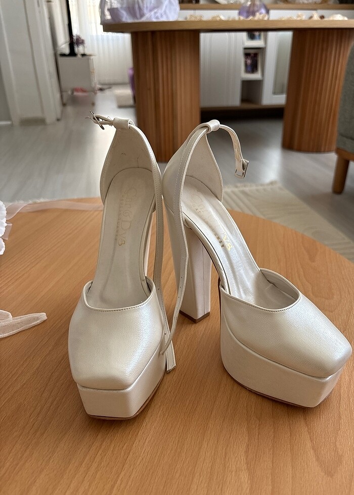 Topuklu ayakkabı - Görsel 3