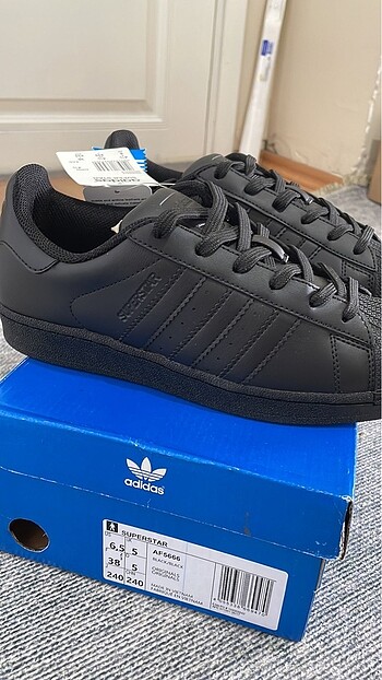 Adidas superstar orjinal hiç giyilmemiş