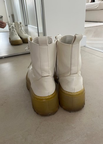 Stradivarius bot - Görsel 4