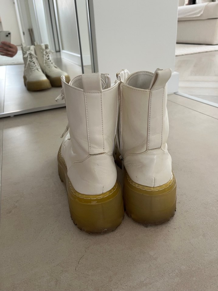 Stradivarius bot - Görsel 4