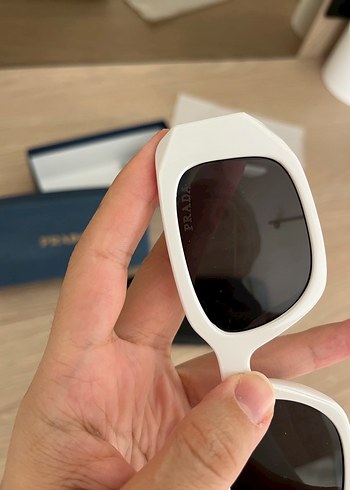 Beyaz Prada gözlük - Görsel 4