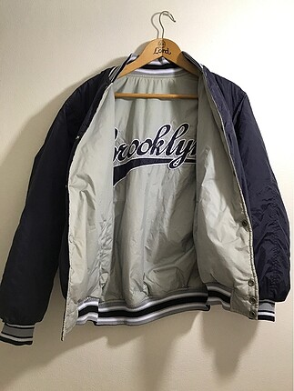Brooklyn yazılı mont