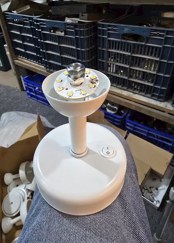 Beyaz LED Masa Lambası Başlığı