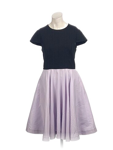 Ted Baker Kısa Elbise %70 İndirimli.