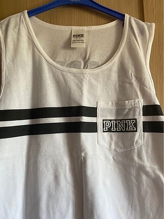 pink tshirt