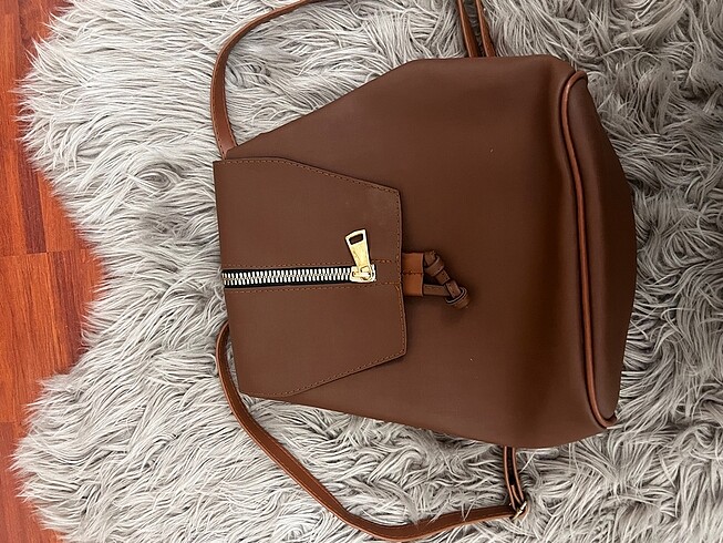 Kahverengi sırt çantası