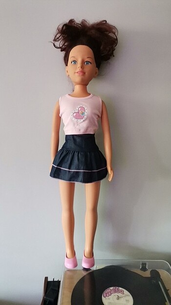 Barbie Oyuncak Büyük Bebek Clara Gündelik Kıyafetli 80 cm 