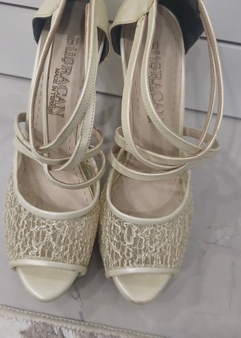 Beyaz Bağcıklı Stiletto Gelin Ayakkabısı