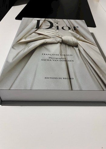 Christian Dior baskılı kutu - Görsel 3