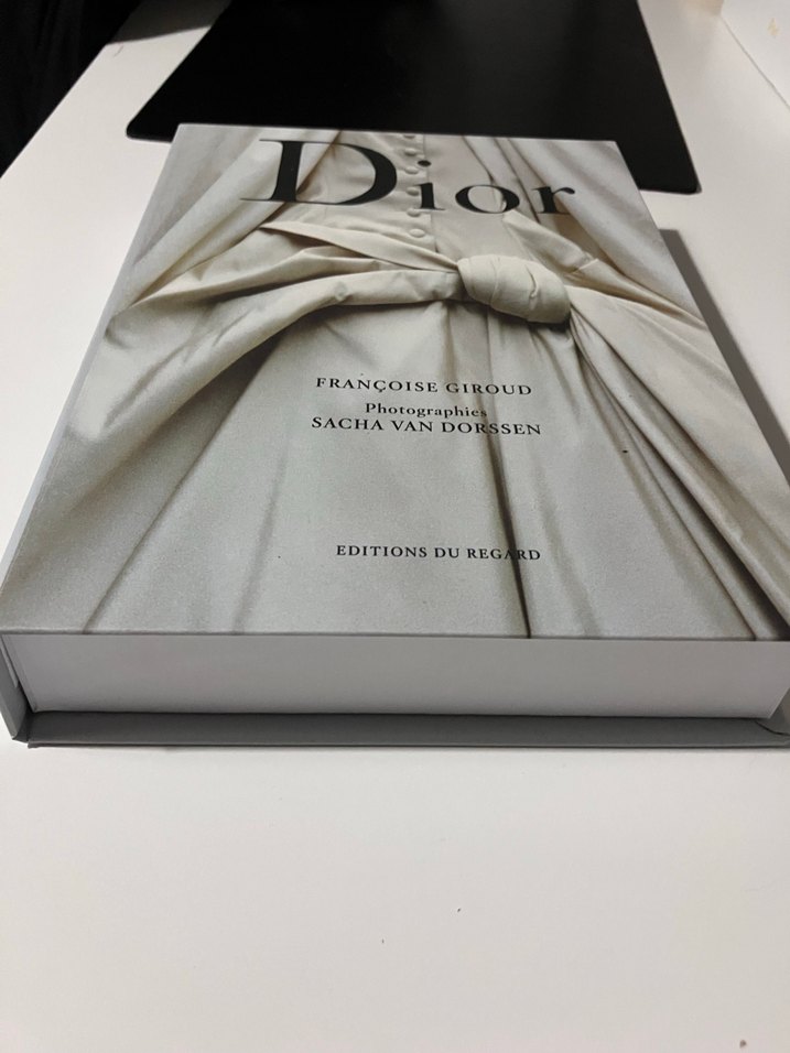 Christian Dior baskılı kutu - Görsel 3