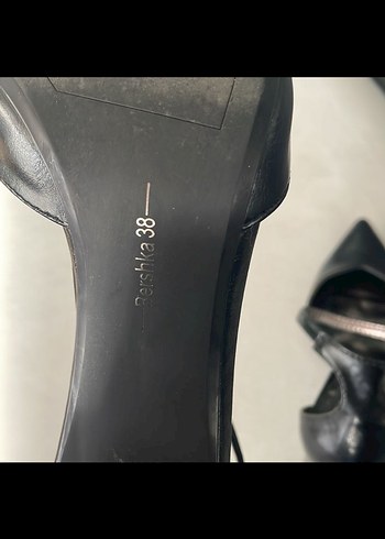 Siyah Deri Tokalı İnce Topuklu Kadın Ayakkabı - Görsel 5