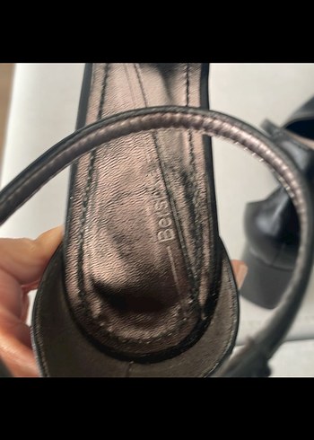 Siyah Deri Tokalı İnce Topuklu Kadın Ayakkabı - Görsel 4