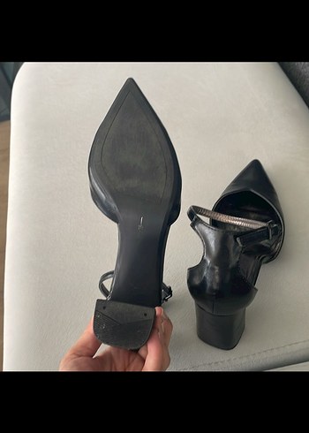 Siyah Deri Tokalı İnce Topuklu Kadın Ayakkabı - Görsel 3