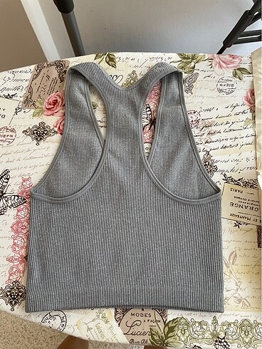 Urban Outfitters Halter yaka crop