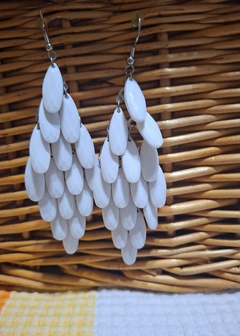 Uzun Beyaz Boncuklu Bohem Küpeler - Görsel 3