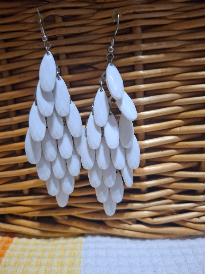 Uzun Beyaz Boncuklu Bohem Küpeler - Görsel 3