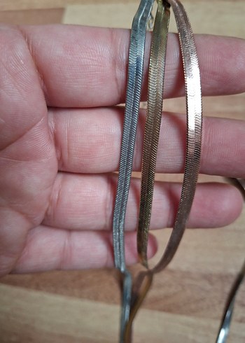 Uzun Zincirli Altın Renkli Kadın Kolye - Görsel 4