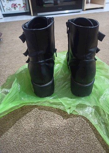 Tokalı Siyah Blok Topuklu Punk Bot - Görsel 7