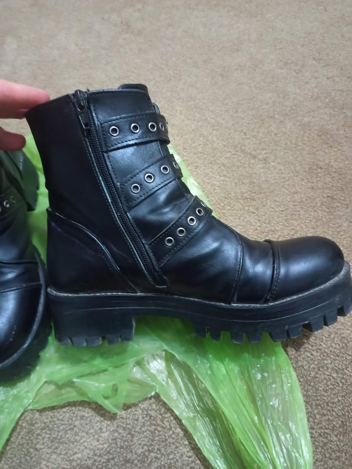 Tokalı Siyah Blok Topuklu Punk Bot - Görsel 4