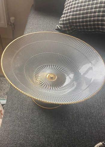 Parlak Altın Renkli Ayaklı Tabak - Görsel 3