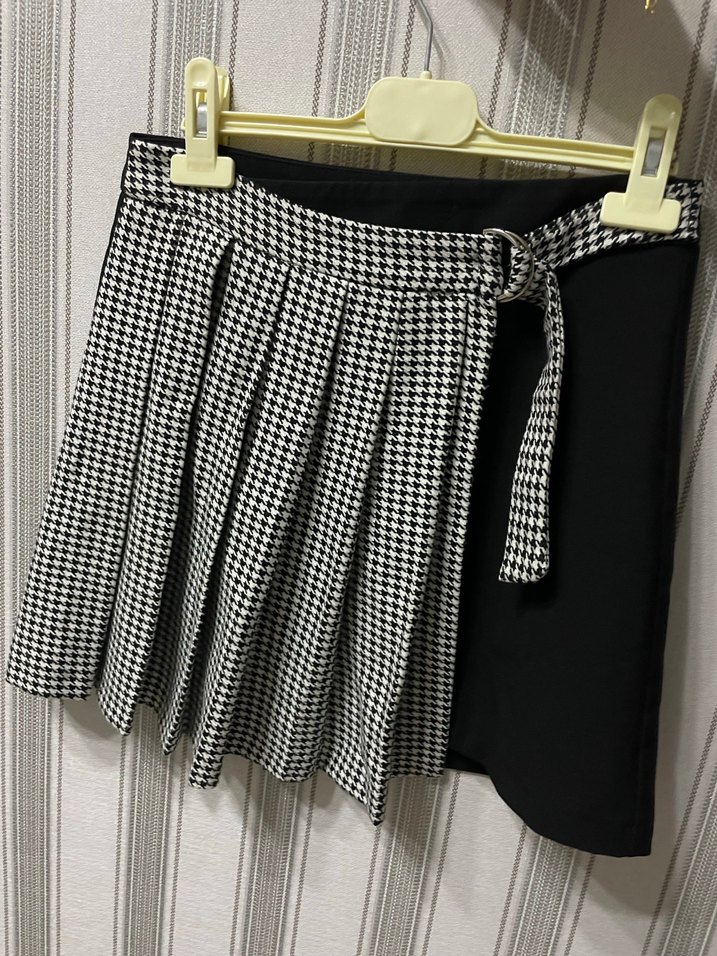 Siyah Pilili Mini Etek - Görsel 3