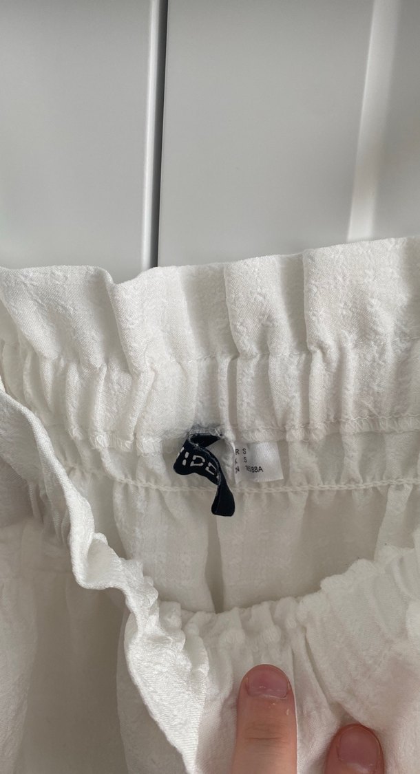 Beyaz Keten Fırfırlı Askılı Bluz - Görsel 2