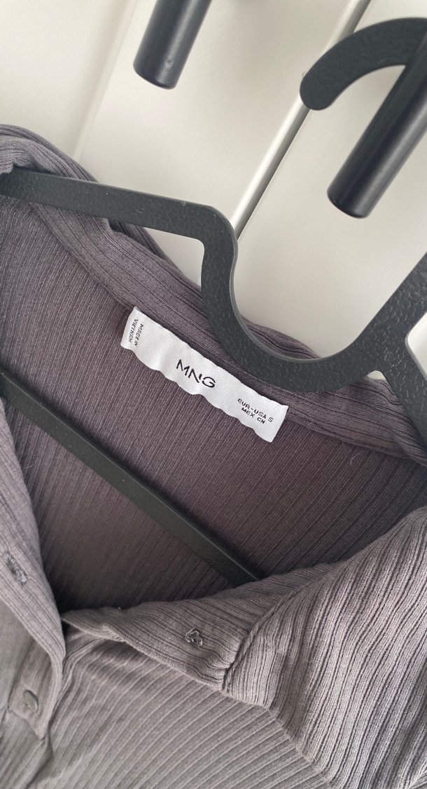 Düğmeli Kısa Kollu Bej Kadın Bluz - Görsel 2