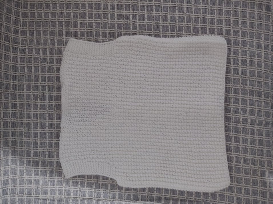 Düğmeli Beyaz El Örgüsü bebek yelek - Görsel 2