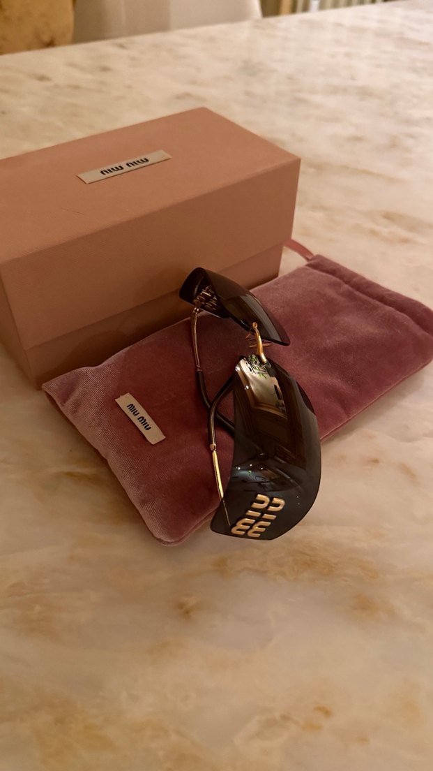 Miu Miu Kadın Klasik Altın Tokalı Gözlük - Görsel 2