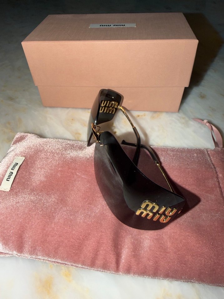 Miu Miu Kadın Klasik Altın Tokalı Gözlük - Görsel 3