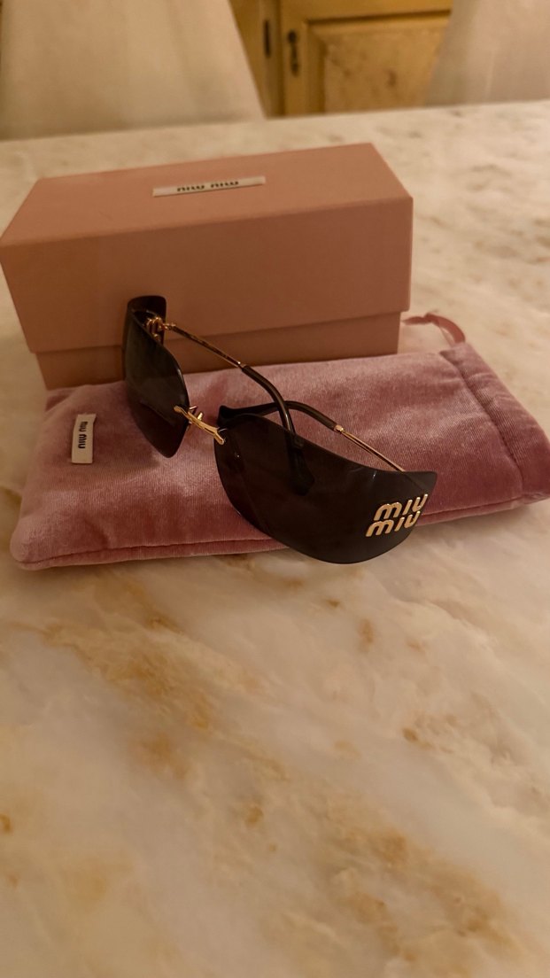 Miu Miu Kadın Klasik Altın Tokalı Gözlük - Görsel 4