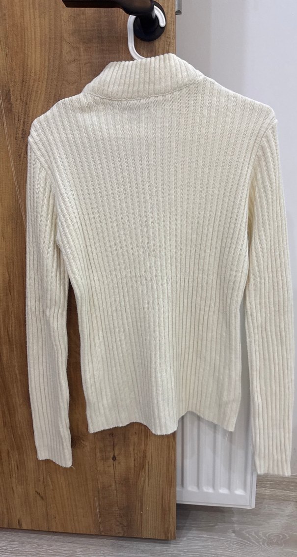 Beyaz Yüksek Yakalı Örgü Kadın Kazak - Görsel 2