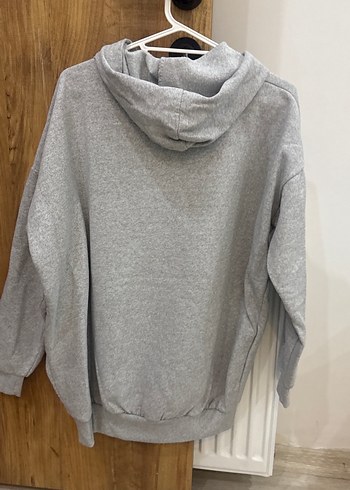 Gri Kapüşonlu Uzun Kollu Sweatshirt - Görsel 2