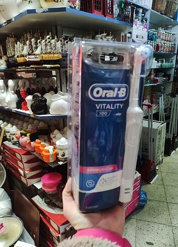 Oral-B D100 Vitality Sensi Ultra Thin Şarjlı Diş Fırçası