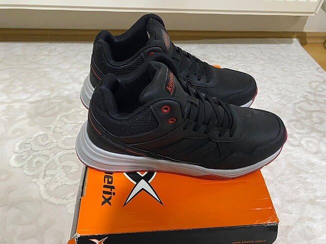 Nike 42 numara kinetix