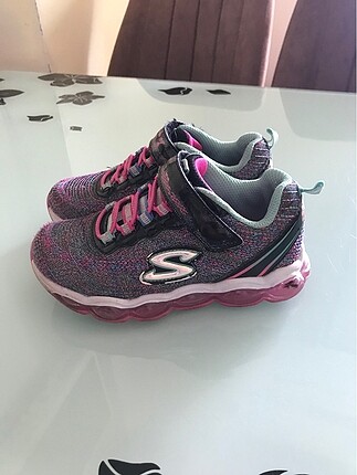Skechers 27 numara