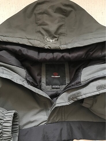 Pull and Bear Kanguru mont