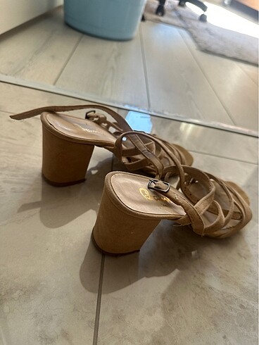 Bambi Bambi Kalın Topuklu 39 Numara Sandalet