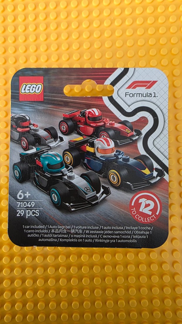 LEGO Ferrari Formula 1 Minifigür - Görsel 2