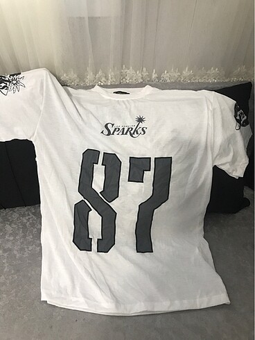 Ş beden ama çok bol kesim tshırt