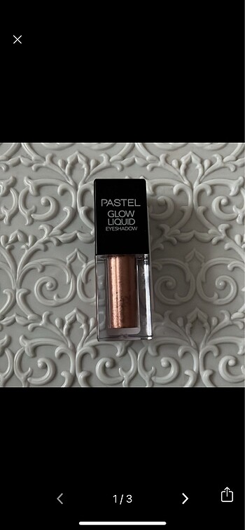 Pastel glow liquid eyeshadow