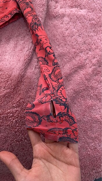 xs Beden kırmızı ejderha crop