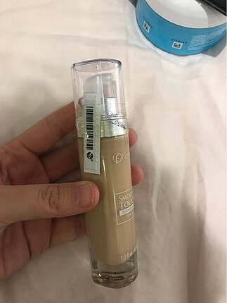 Flormar smooth touch spf 20 03 light ivory