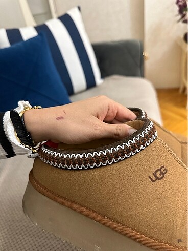 37 Beden Ugg bot