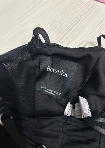 Bershka Kısa Siyah Pilili Strappy Bustier