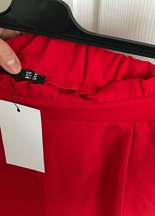 m Beden kırmızı Renk Fırfır detaylı pantolon 